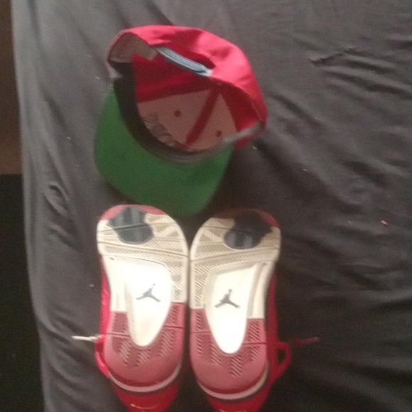 NIKE JORDAN 4 Retro red and touches of white&blue. - Picture 5 of 12